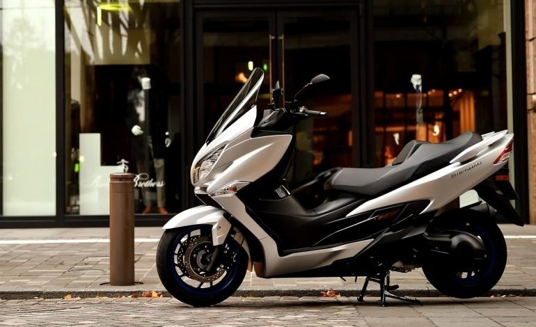 Suzuki lanza su primer scooter eléctrica